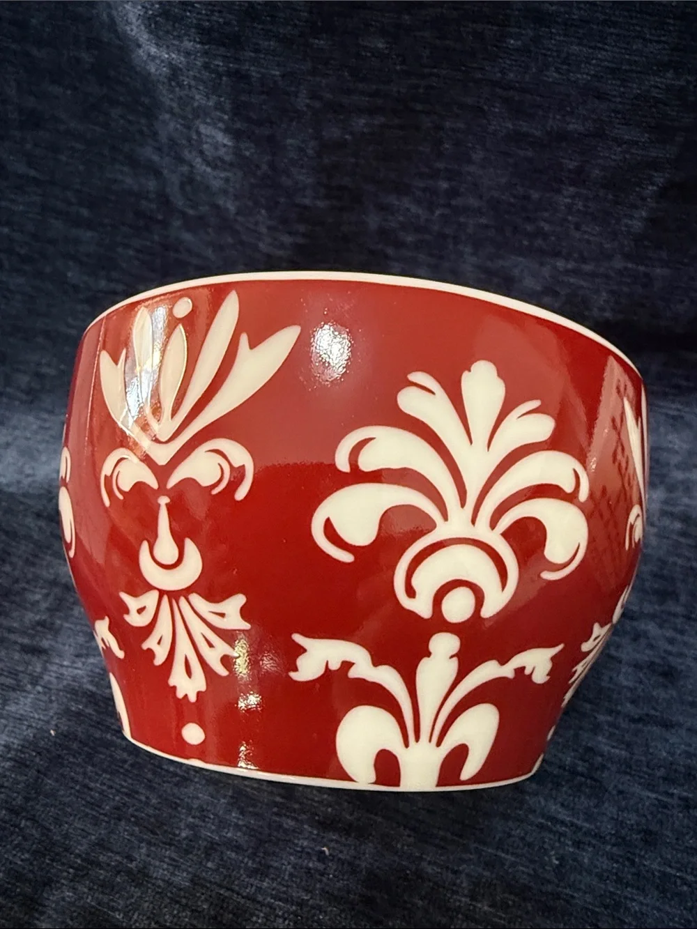 Starbucks 2010 New Bone China Nesting Bowls Set of 3 Red White Green EC